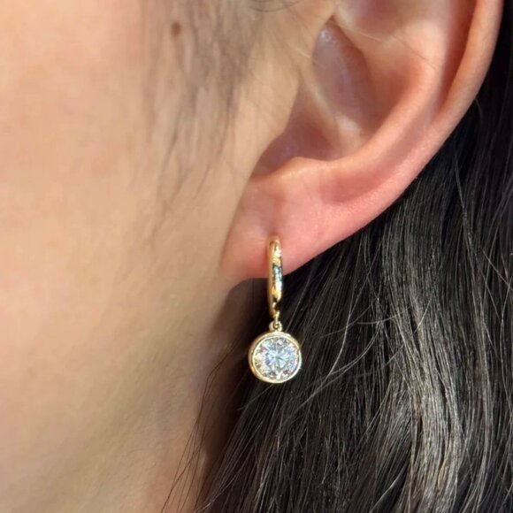 APM Monaco Eclat Gold Circle Earrings - Picture 5 of 7